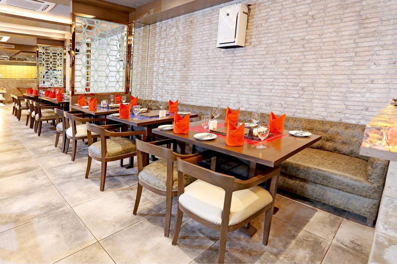 Hotel Parador Agra Агра Екстериор снимка
