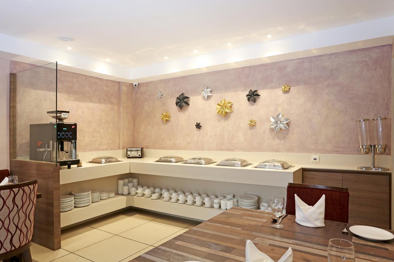 Hotel Parador Agra Агра Екстериор снимка