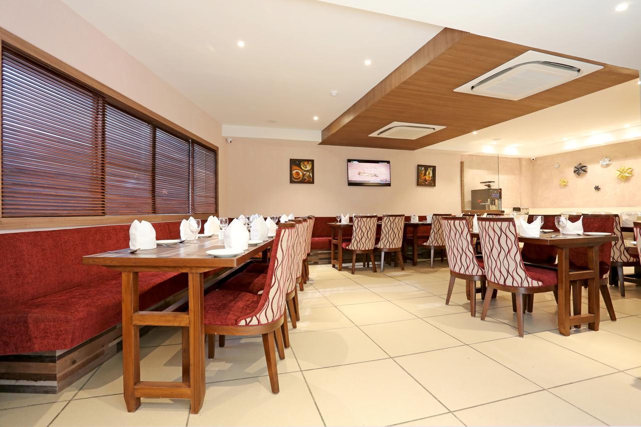 Hotel Parador Agra Агра Екстериор снимка