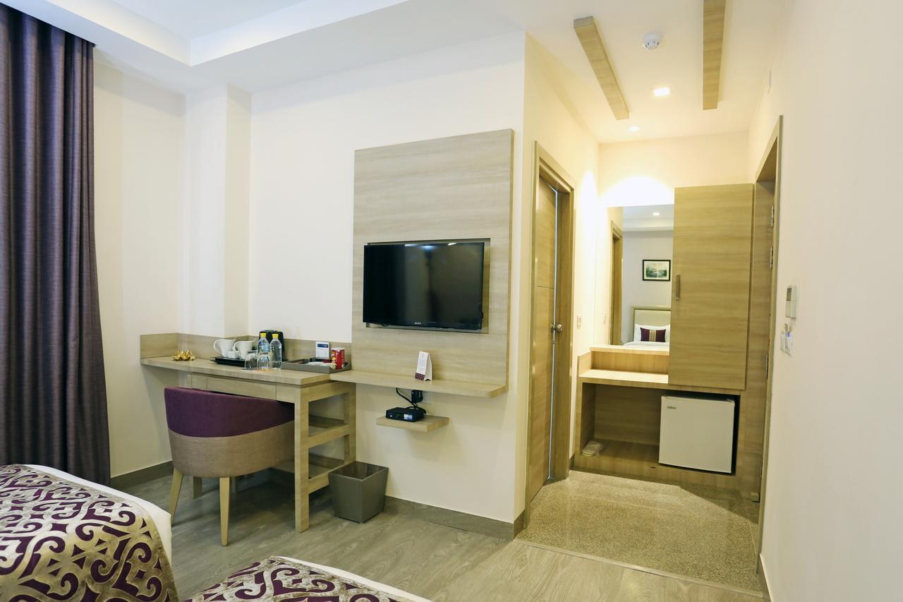 Hotel Parador Agra Агра Екстериор снимка