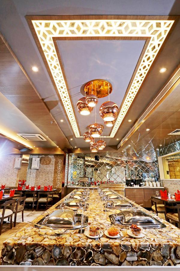 Hotel Parador Agra Агра Екстериор снимка